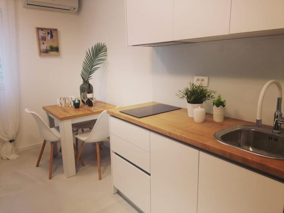 Apartmani Zoric Vodice Zimmer foto