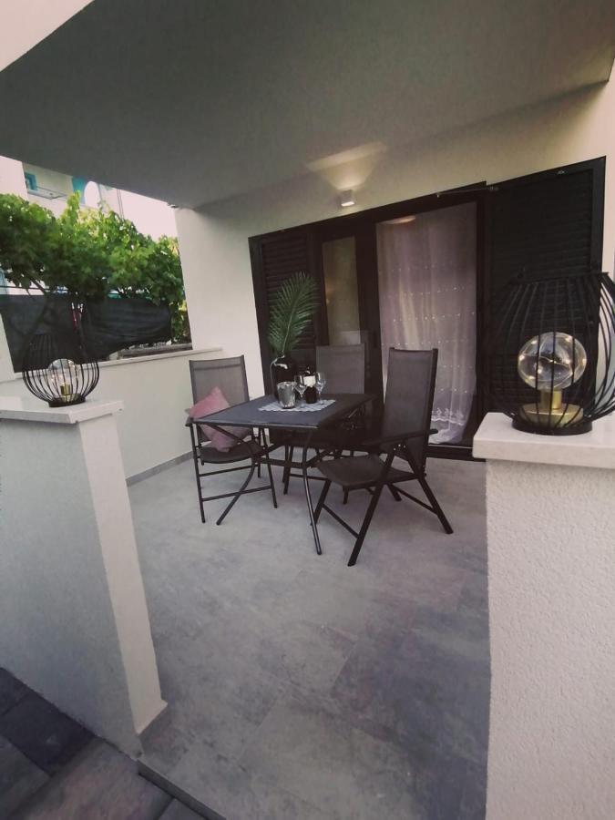 Apartmani Zoric Vodice Zimmer foto