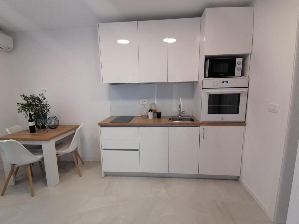 Apartmani Zoric Vodice Zimmer foto
