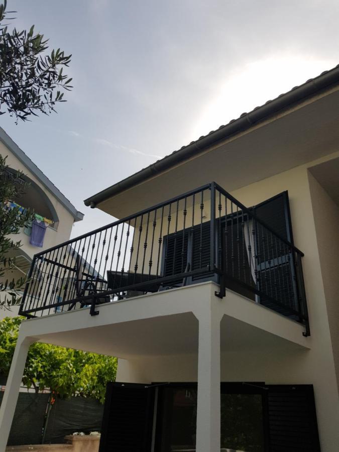 Apartmani Zoric Vodice Zimmer foto