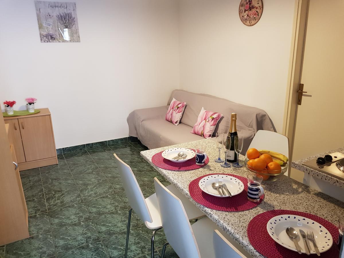 Apartmani Zoric Vodice Exterior foto