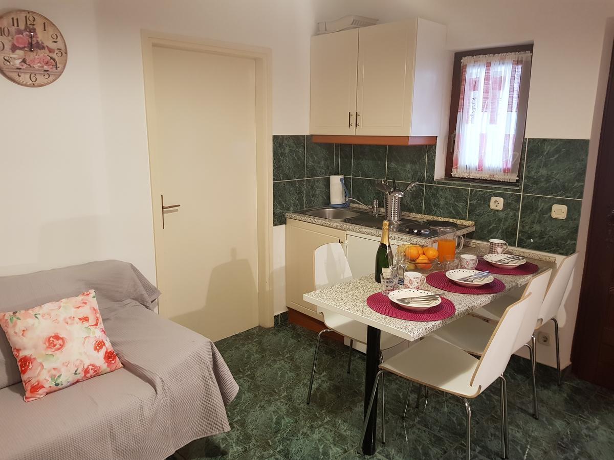 Apartmani Zoric Vodice Exterior foto
