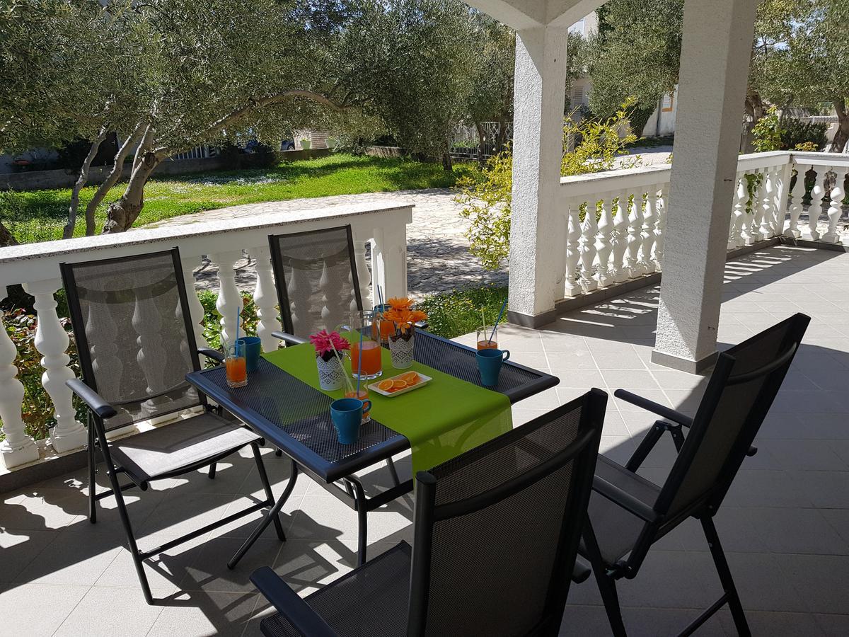 Apartmani Zoric Vodice Exterior foto